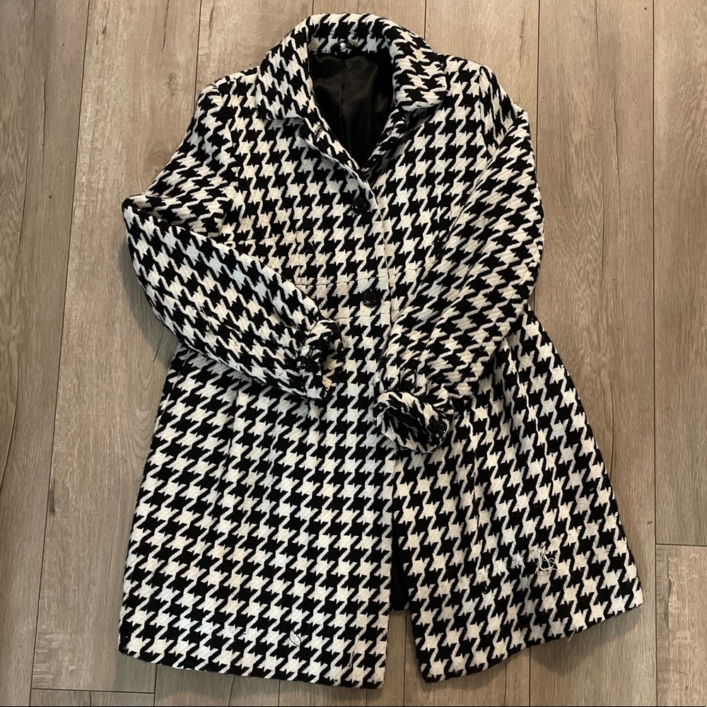 VTG Button Up Coat🤍🖤